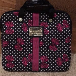 Betseyville laptop case
